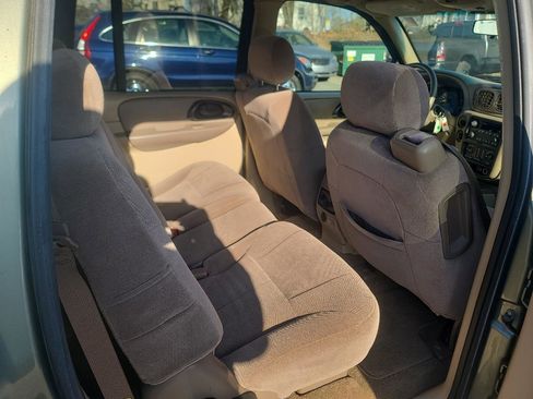 Used 2004 Chevrolet TrailBlazer 4WD w/ LS Preferred Equipment Group image 16