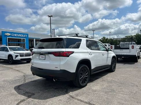 Used 2023 Chevrolet Traverse RS w/ LPO, 'HIT The Road' Package FWD image 3