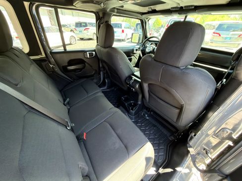 Used 2019 Jeep Wrangler Unlimited Sport AWD/4WD image 10