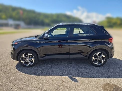 Used 2022 Hyundai Venue SEL FWD image 9