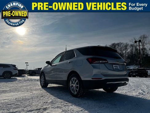 Used 2022 Chevrolet Equinox LT w/ Driver Convenience Package image 6