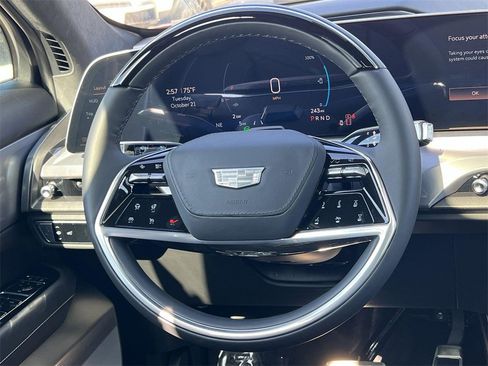 New 2026 Cadillac Vistiq Platinum image 12