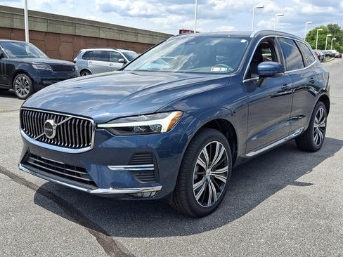 Used 2023 Volvo XC60 B5 Plus w/ Climate Package AWD/4WD image 3