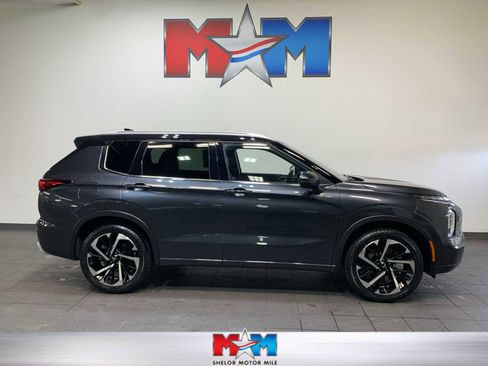 Used 2024 Mitsubishi Outlander SEL image 1