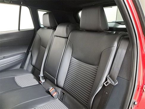 Used 2023 Toyota Corolla Cross XSE w/ Convenience Package image 13