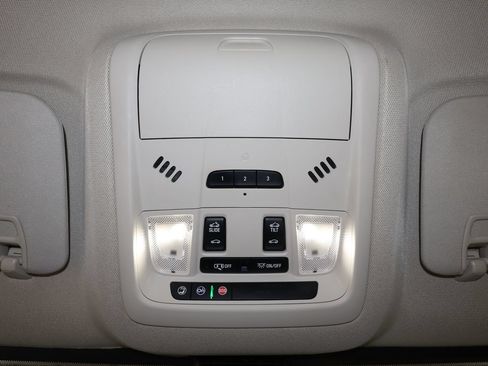 Used 2023 GMC Acadia Denali w/ Denali Ultimate Package FWD image 35