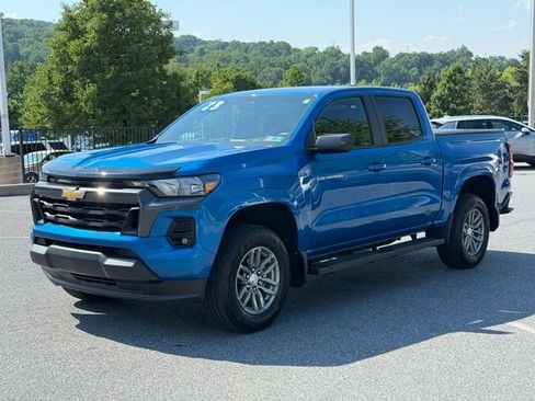Used 2023 Chevrolet Colorado LT w/ LT Convenience Package RWD image 9