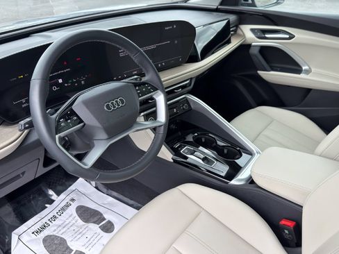 Used 2025 Audi Q5 Premium w/ Convenience Package AWD/4WD image 9