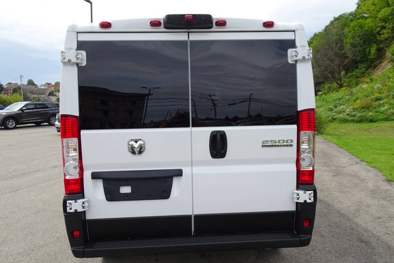 Used 2025 RAM ProMaster 2500 w/ U-Haul Equipment Group FWD image 7