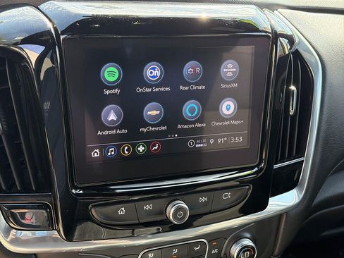 Used 2022 Chevrolet Traverse LT FWD image 40