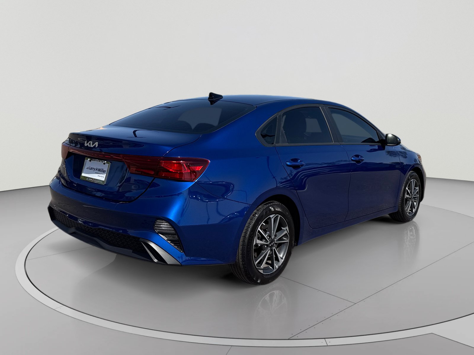 Used 2024 Kia Forte LXS w/ LXS Technology Package FWD image 5