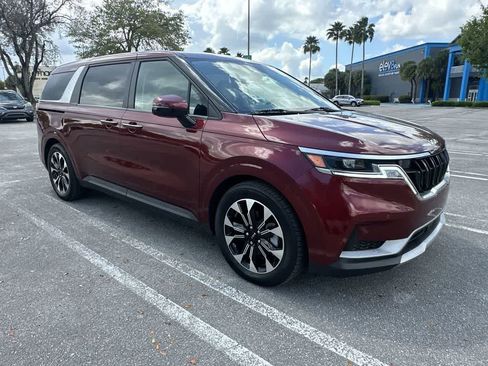 Certified 2024 Kia Carnival EX image 2