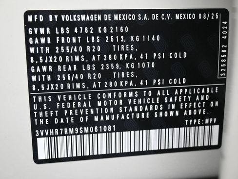 Used 2025 Volkswagen Tiguan SE R-Line FWD image 5