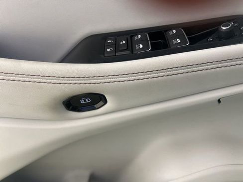 Used 2025 Jeep Wagoneer S Limited AWD/4WD image 31