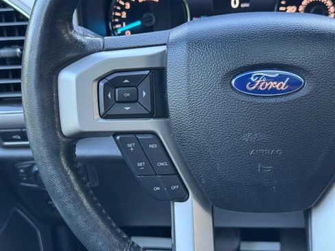 Used 2018 Ford F150 Lariat w/ Equipment Group 502A Luxury AWD/4WD image 21