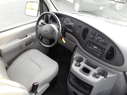Used 2002 Ford E-350 and Econoline 350 XL image 27