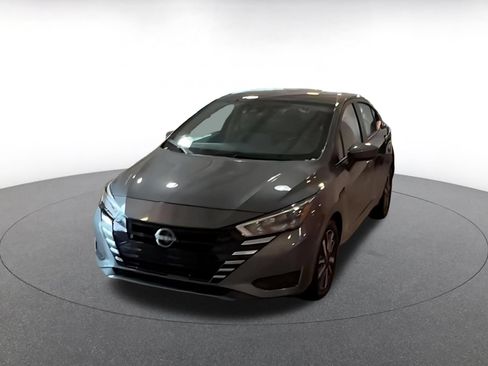 Used 2025 Nissan Versa SV FWD image 7