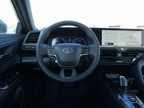 Used 2026 Toyota Crown XLE image 21