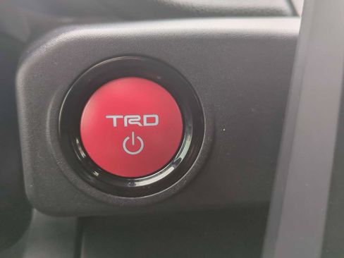 Used 2025 Toyota 4Runner TRD Off-Road AWD/4WD image 16