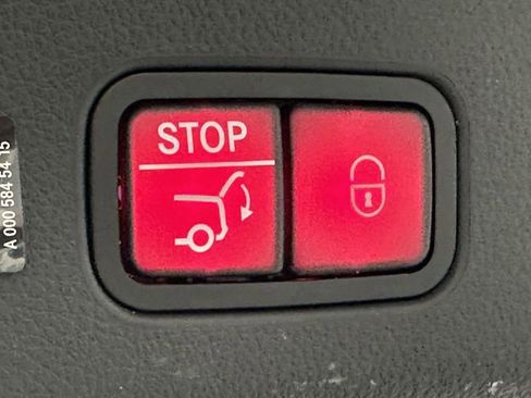 Certified 2025 Mercedes-Benz GLC 350e 4MATIC image 22