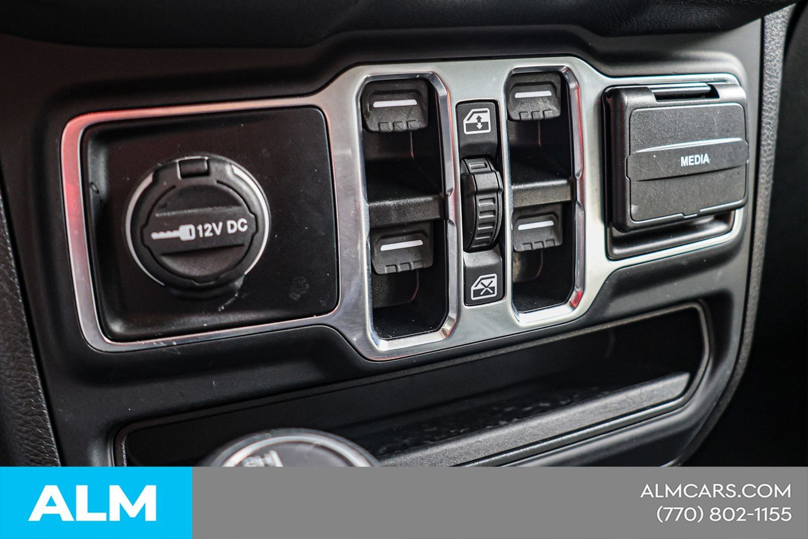 Used 2025 Jeep Wrangler Unlimited Sport AWD/4WD image 32