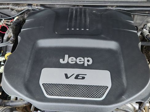 Used 2014 Jeep Wrangler Rubicon w/ Power Convenience Group image 13