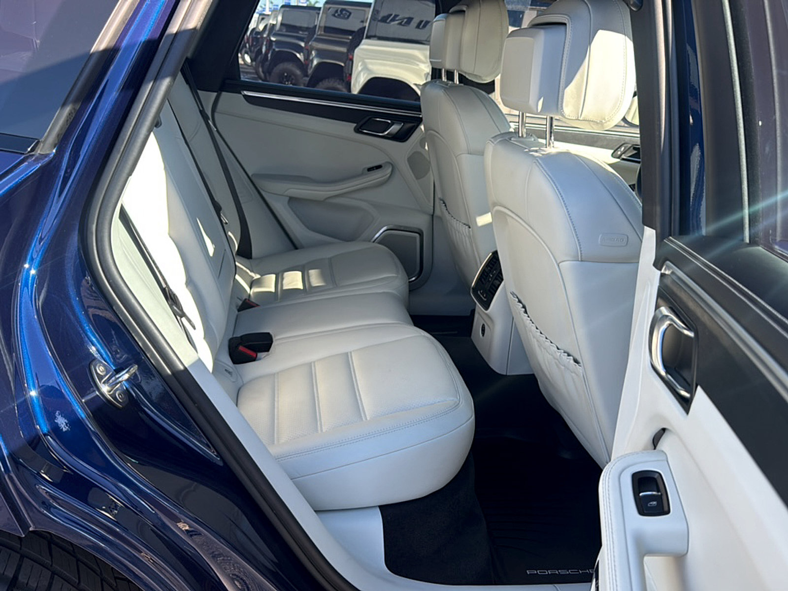 Used 2023 Porsche Macan GTS AWD/4WD image 7