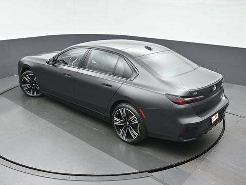 Used 2023 BMW i7 xDrive60 AWD/4WD image 35