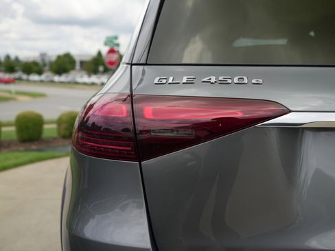 New 2026 Mercedes-Benz GLE 450e 4MATIC image 13