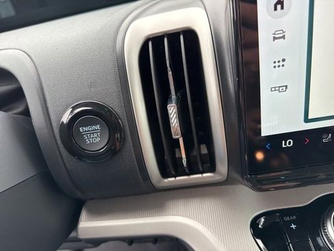 New 2025 Ford Expedition Active image 23