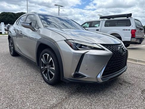 Used 2019 Lexus UX 200 w/ Premium Package FWD image 1
