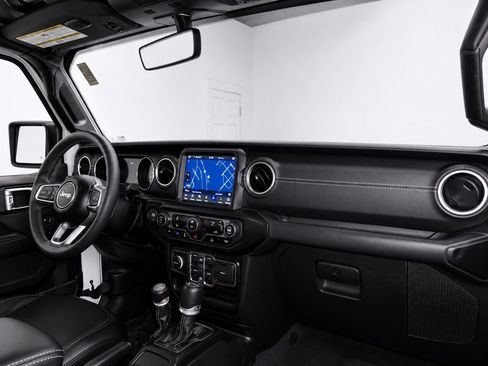 Used 2023 Jeep Wrangler Unlimited Sahara w/ Cold Weather Group AWD/4WD image 26