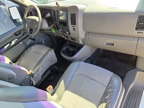 Used 2017 Nissan NV 3500 S RWD image 21