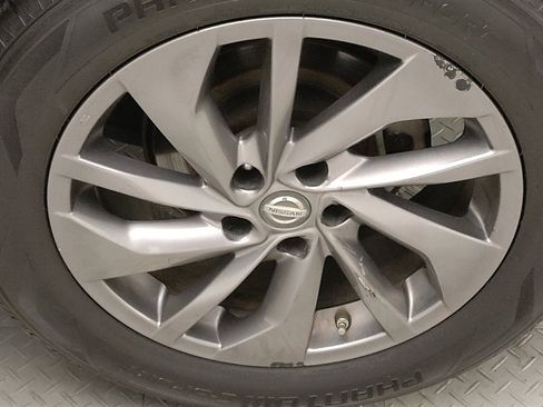 Used 2016 Nissan Rogue SL image 31