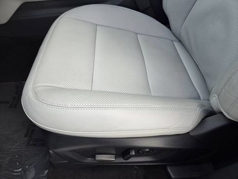 Used 2026 Ford Explorer Platinum w/ LUX Leather Package AWD/4WD image 23