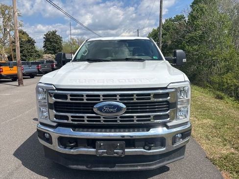 Used 2024 Ford F250 XLT w/ FX4 Off-Road Package AWD/4WD image 8