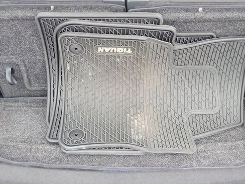 Used 2024 Volkswagen Tiguan S FWD image 8