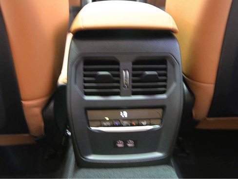 New 2026 BMW 330i Sedan w/ Convenience Package image 10