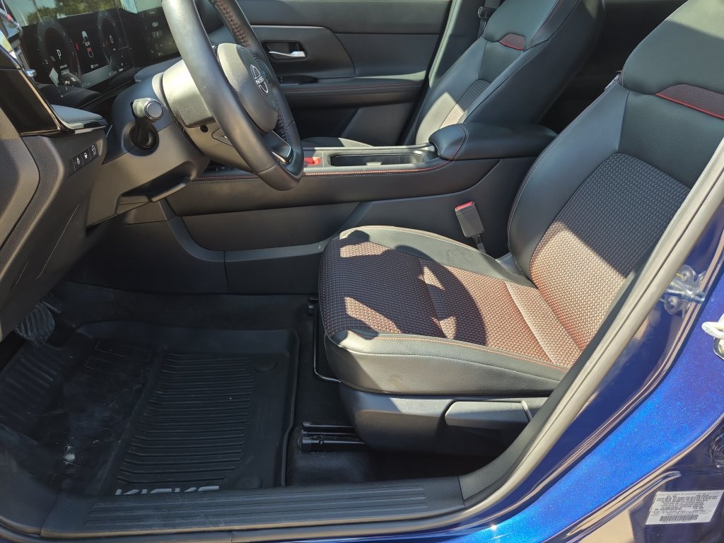 Certified 2025 Nissan Kicks SR w/ SR Premium Package FWD image 17