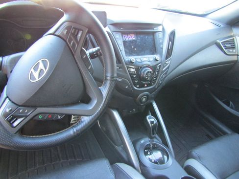 Used 2016 Hyundai Veloster Turbo image 7