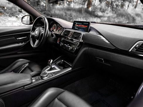 Used 2018 BMW M3 RWD image 13