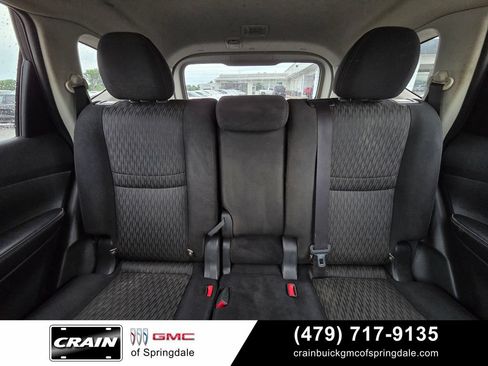 Used 2017 Nissan Rogue SV AWD/4WD image 26