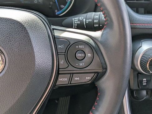 Used 2022 Toyota RAV4 SE w/ Weather & Moonroof Package AWD/4WD image 20