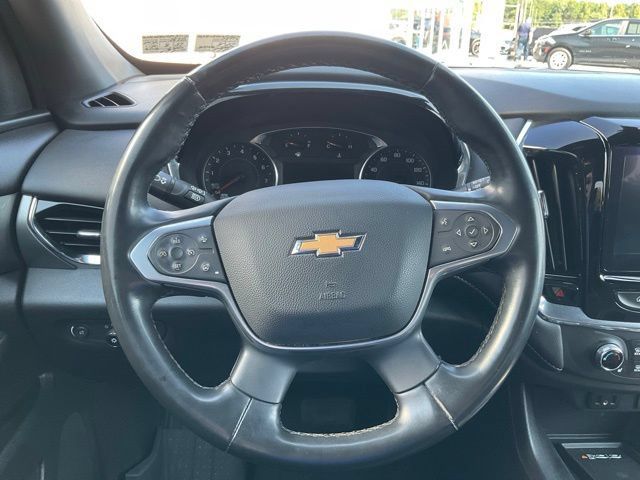 Used 2023 Chevrolet Traverse LT AWD/4WD image 3