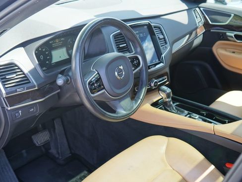Used 2019 Volvo XC90 T6 Momentum w/ Protection Package Premier AWD/4WD image 12