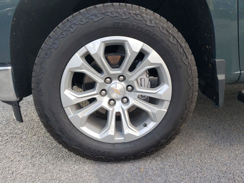 Certified 2025 Chevrolet Silverado 1500 LTZ w/ LTZ Convenience Package II image 9