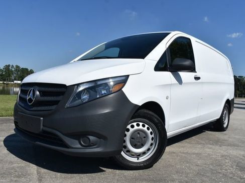 Used 2020 Mercedes-Benz Metris image 1