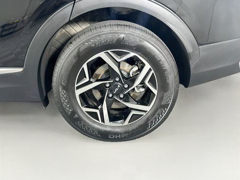 Used 2025 Kia Sportage LX AWD/4WD image 11