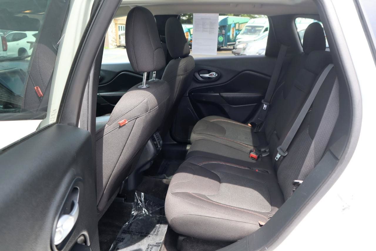 Used 2016 Jeep Cherokee 75th Anniversary AWD/4WD image 15