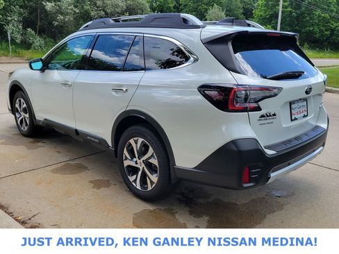 Used 2022 Subaru Outback Touring AWD/4WD image 5